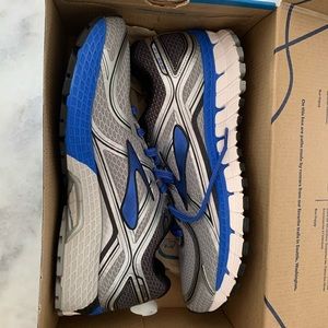 New in box Brooks Adrenaline GTS 16
